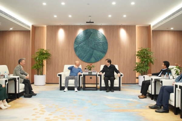 湖南省政协副主席、、省工商联主席张健一行走访慰问金钢小厨精密眼科：锚定产业链高地，，，，推动湖南高质量发展